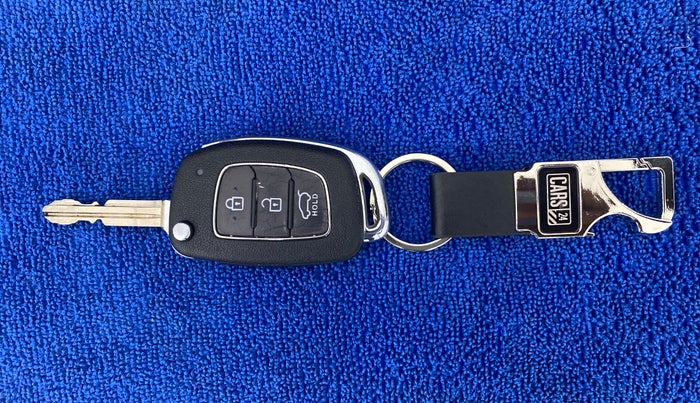 2016 Hyundai Elite i20 SPORTZ 1.2, Petrol, Manual, 18,948 km, Key Close-up