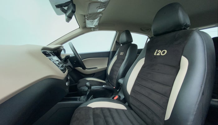 2016 Hyundai Elite i20 SPORTZ 1.2, Petrol, Manual, 18,948 km, Right Side Front Door Cabin View