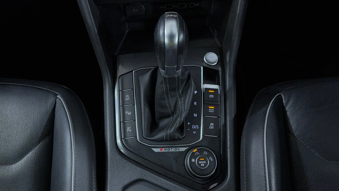 2018 Volkswagen Tiguan Allspace 162 Tsi Highline, Automatic, 99063 km, Gear Lever 