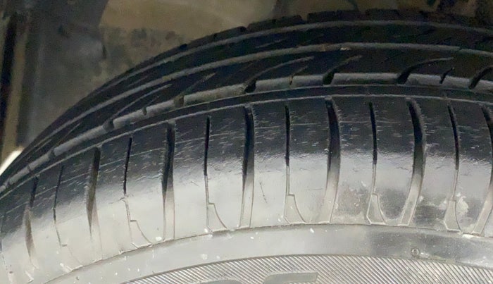 2017 Mahindra KUV 100 NXT K2 6 STR, Petrol, Manual, 8,524 km, Left Front Tyre Tread