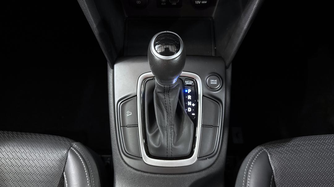 2019 Hyundai Kona Elite (FWD), Automatic, 117132 km, Gear Lever 
