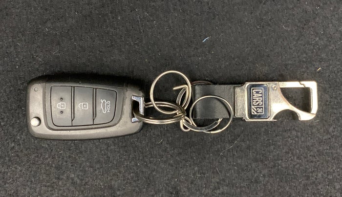 2018 Hyundai Verna 1.6 SX VTVT, Petrol, Manual, 37,879 km, Key Close Up