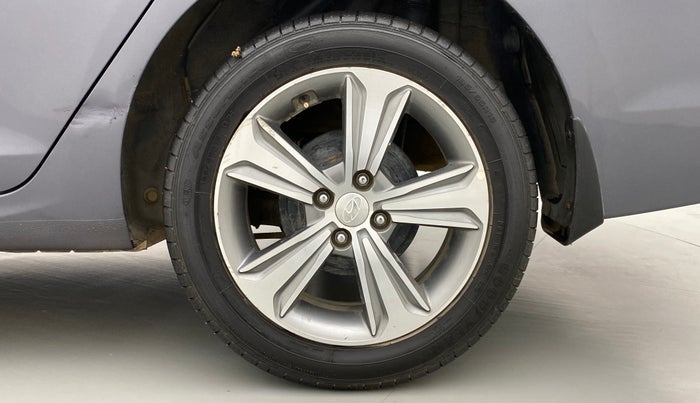 2018 Hyundai Verna 1.6 SX VTVT, Petrol, Manual, 37,879 km, Left Rear Wheel