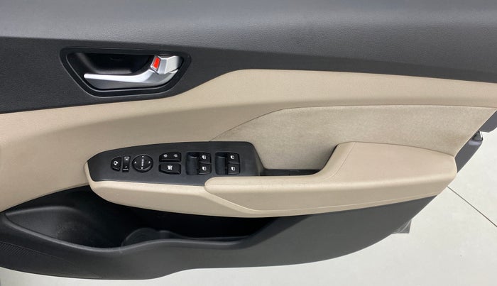 2018 Hyundai Verna 1.6 SX VTVT, Petrol, Manual, 37,879 km, Driver Side Door Panels Control