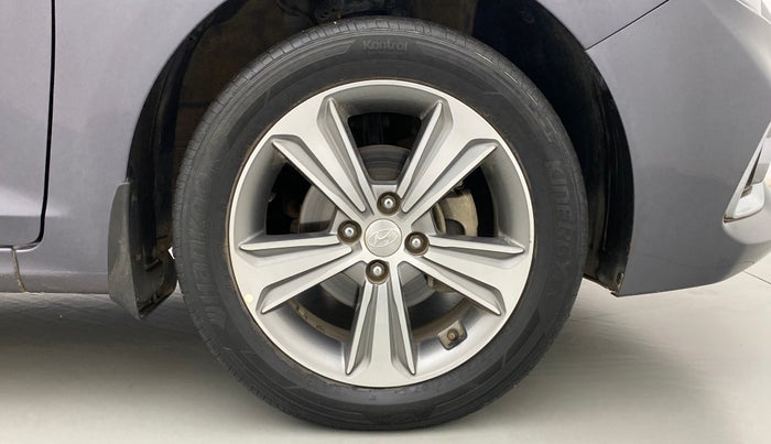 2018 Hyundai Verna 1.6 SX VTVT, Petrol, Manual, 37,879 km, Right Front Wheel