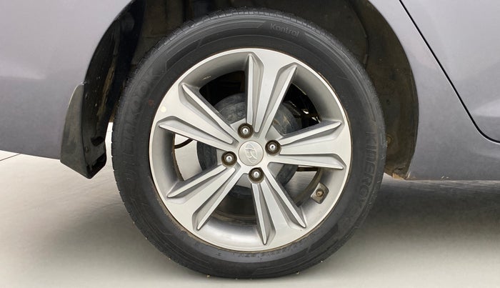 2018 Hyundai Verna 1.6 SX VTVT, Petrol, Manual, 37,879 km, Right Rear Wheel