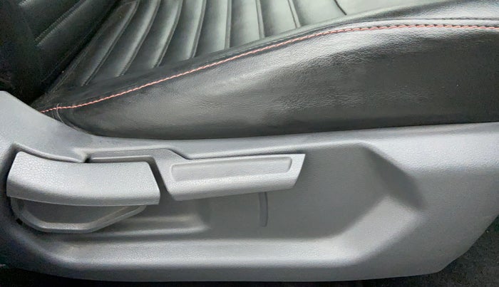 2020 Hyundai GRAND I10 NIOS MAGNA 1.2 MT, Petrol, Manual, 3,907 km, Driver Side Adjustment Panel