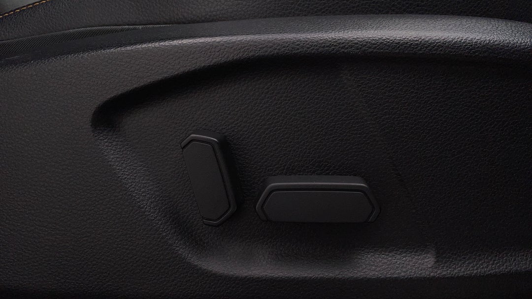 2020 Ford Ranger Wildtrak 2.0 (4x4), Automatic, 63129 km, Drivers Side Adjustment Panel