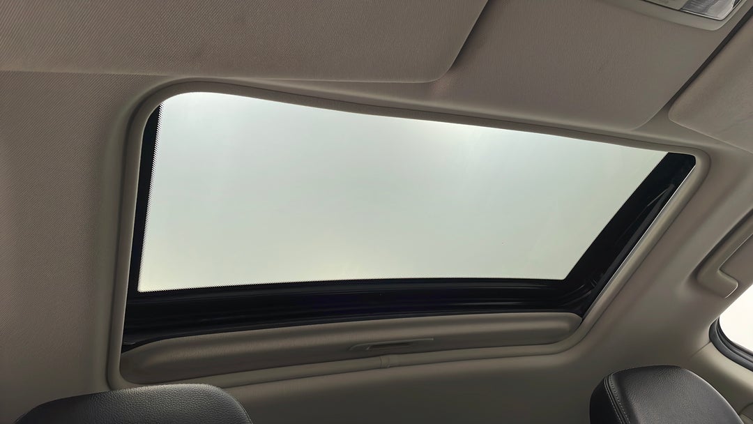 2016 Mitsubishi Outlander Exceed (4x4), Automatic, 111567 km, Interior Sunroof/Moonroof