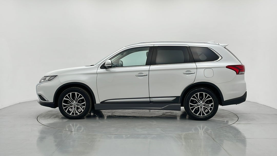 2016 Mitsubishi Outlander Exceed (4x4), Automatic, 111567 km, Left Side View