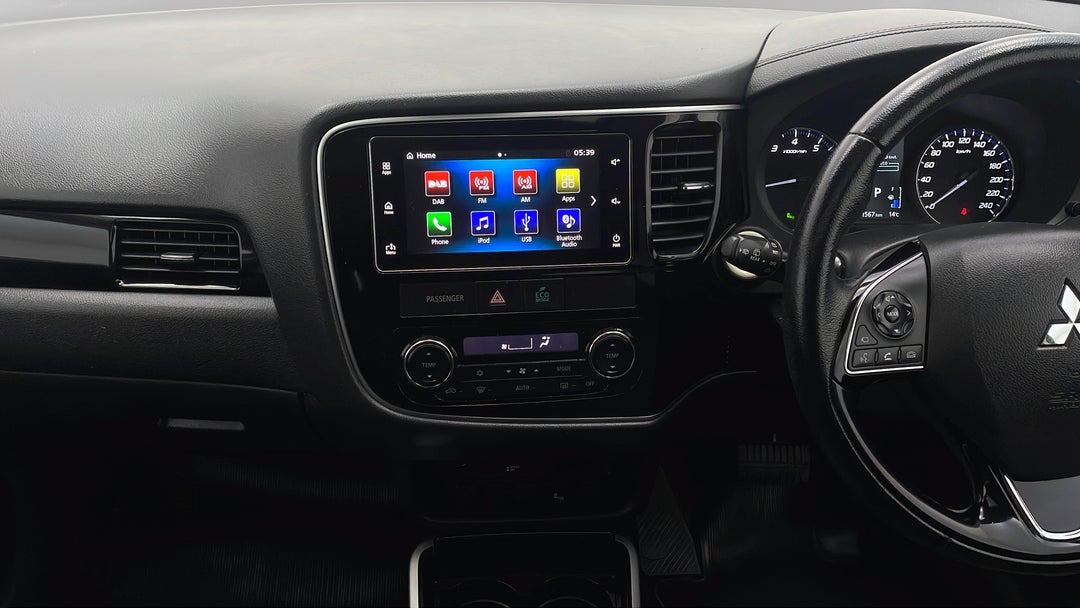 2016 Mitsubishi Outlander Exceed (4x4), Automatic, 111567 km, Center Console