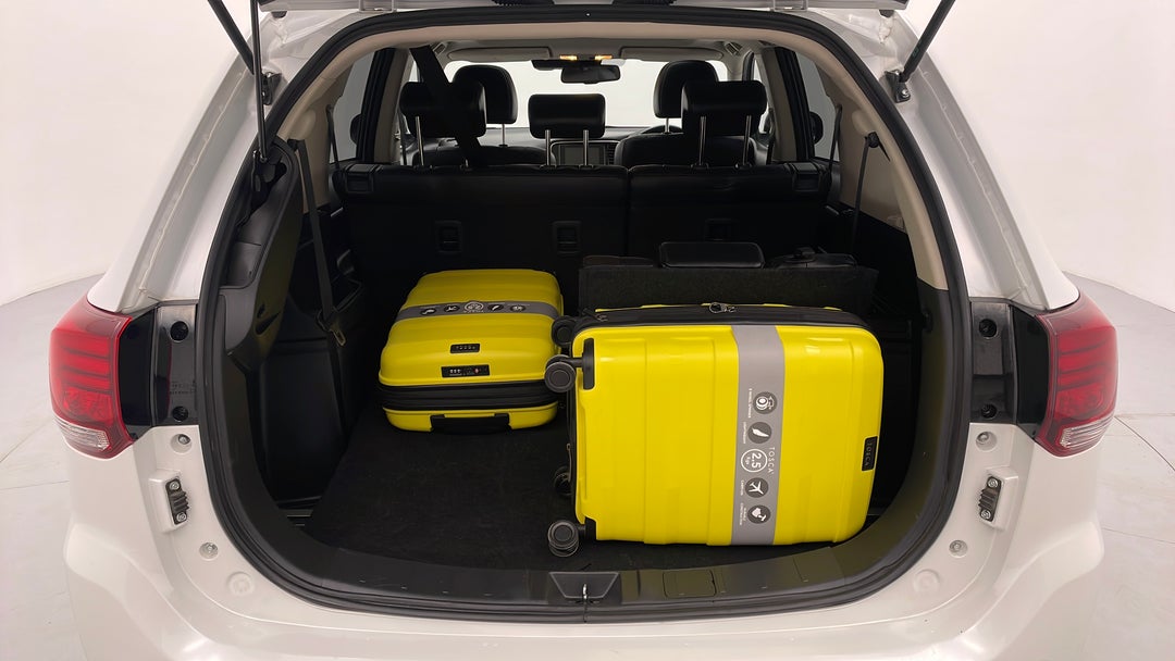 2016 Mitsubishi Outlander Exceed (4x4), Automatic, 111567 km, Boot Inside View with Luggage