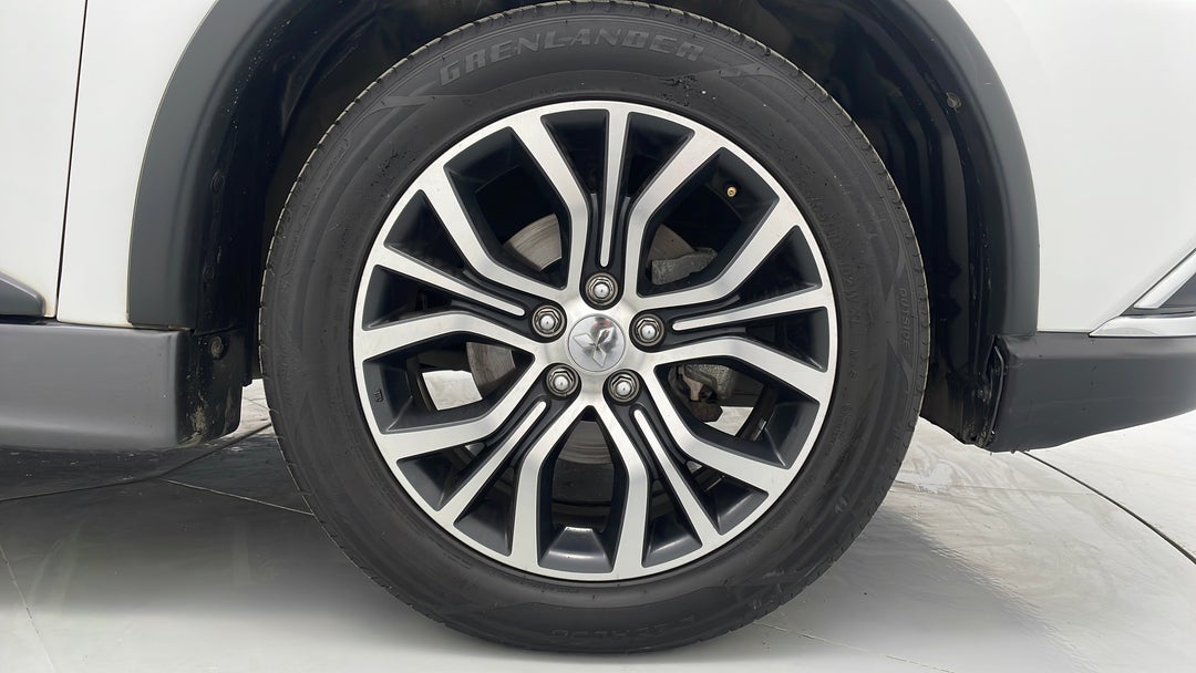 2016 Mitsubishi Outlander Exceed (4x4), Automatic, 111567 km, Right Front Wheel