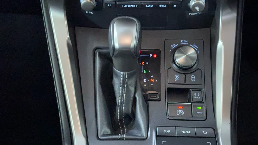 2020 Lexus Nx300 Luxury (FWD), Automatic, 84276 km, Gear Lever 