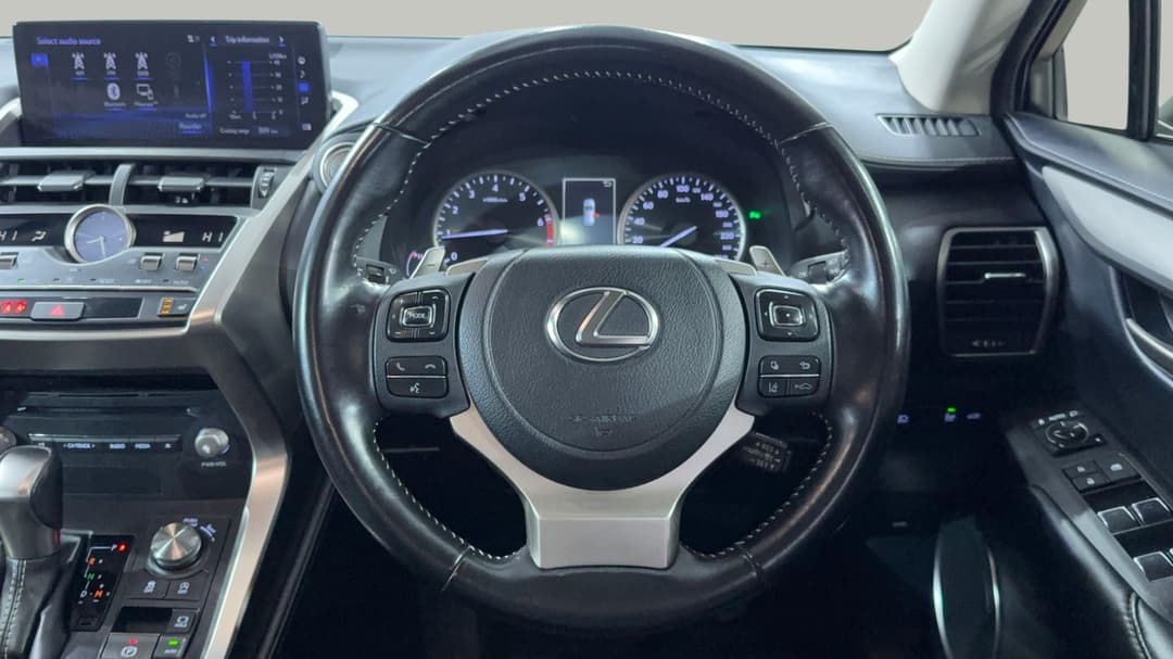 2020 Lexus Nx300 Luxury (FWD), Automatic, 84276 km, Steering Wheel Close-up