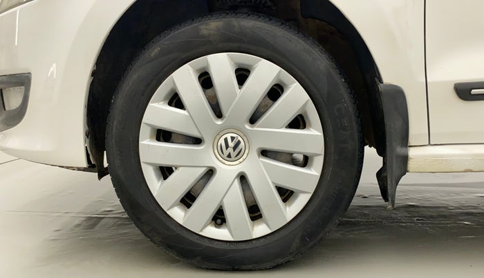 2013 Volkswagen Polo COMFORTLINE 1.2L PETROL, Petrol, Manual, 1,19,316 km, Left Front Wheel