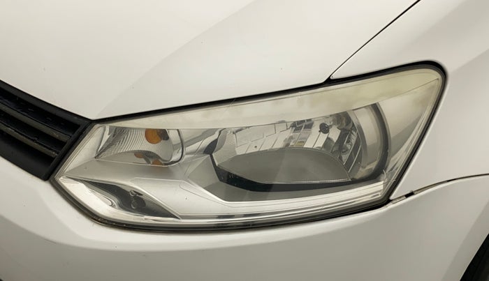 2013 Volkswagen Polo COMFORTLINE 1.2L PETROL, Petrol, Manual, 1,19,316 km, Left headlight - Minor scratches