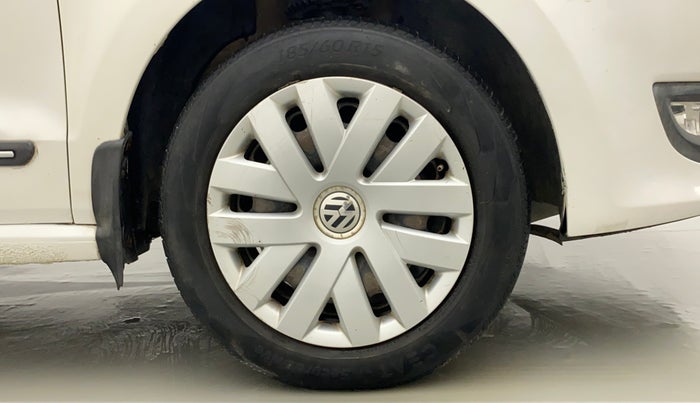 2013 Volkswagen Polo COMFORTLINE 1.2L PETROL, Petrol, Manual, 1,19,316 km, Right Front Wheel