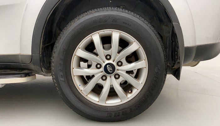 2019 Mahindra XUV500 W9 AT, Diesel, Automatic, 30,880 km, Left Rear Wheel