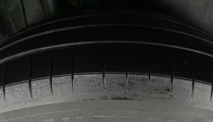 2017 Maruti S Cross ZETA 1.3, Diesel, Manual, 76,472 km, Right Rear Tyre Tread