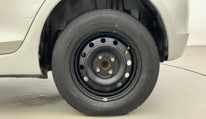 2014 Maruti Swift VXI, Petrol, Manual, 70,366 km, Left Rear Wheel