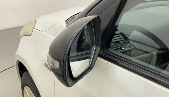 2014 Maruti Swift VXI, Petrol, Manual, 70,366 km, Left rear-view mirror - Minor folding noise
