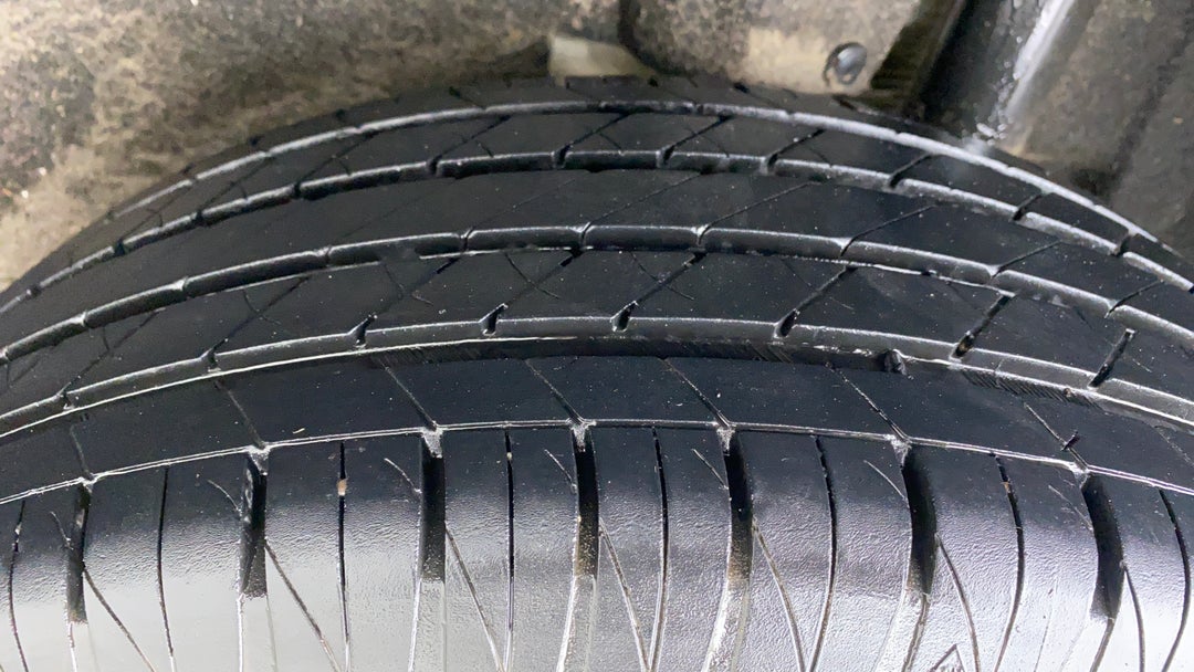 Left Rear Tyre Tread