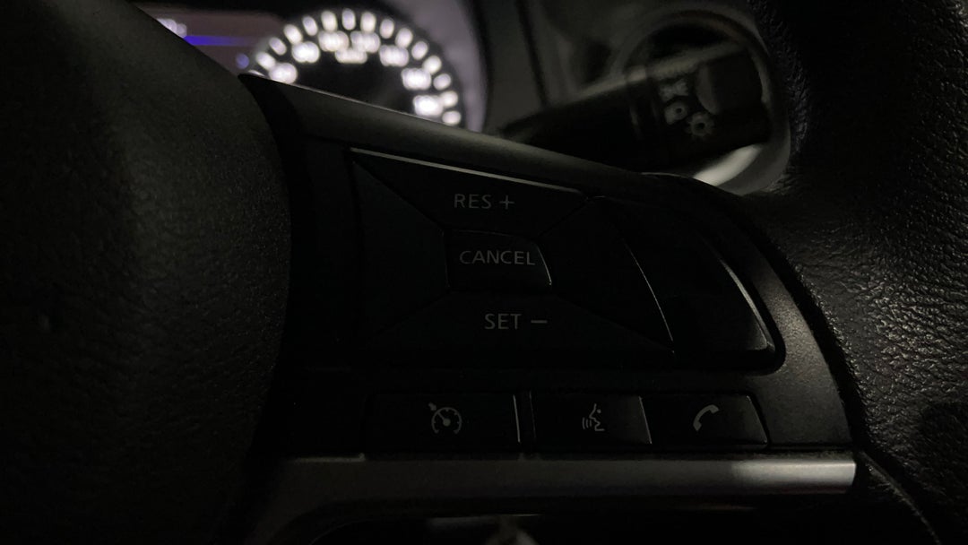 2021 Nissan Navara Sl (4x4), Automatic, 77512 km, Cruise Control