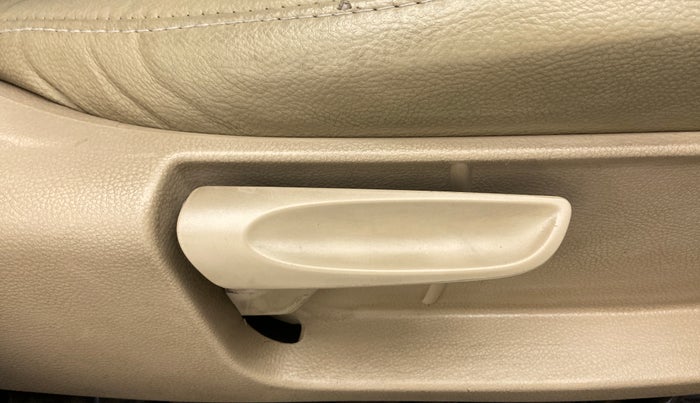 2016 Volkswagen Polo HIGHLINE1.2L PETROL, Petrol, Manual, 28,697 km, Driver Side Adjustment Panel