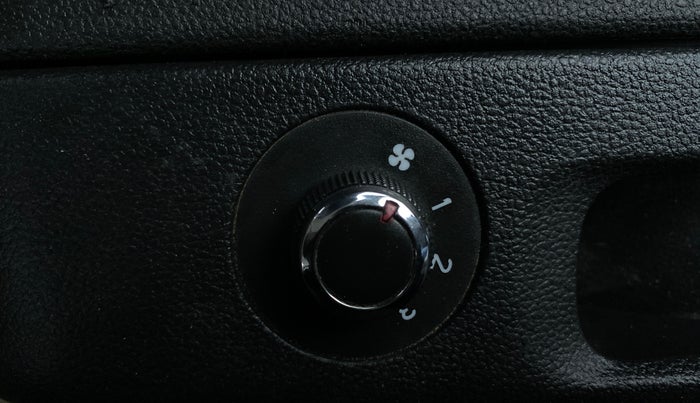2019 Renault TRIBER 1.0 RXZ, Petrol, Manual, 22,188 km, Rear AC Temperature Control