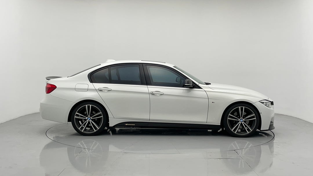 2016 BMW 3 30i M Sport, Automatic, 55564 km, Right Side View