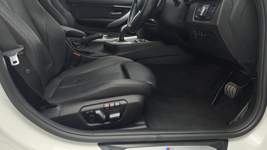 2016 BMW 3 30i M Sport, Automatic, 55564 km, Drivers Side Adjustment Panel