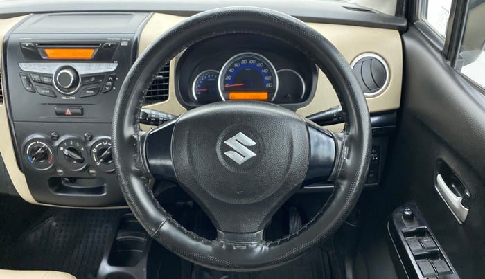 2017 Maruti Wagon R 1.0 VXI, Petrol, Manual, 21,144 km, Steering Wheel Close Up