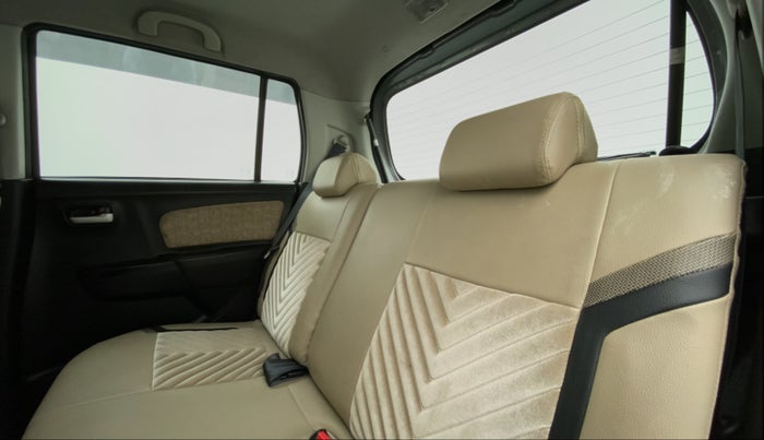 2017 Maruti Wagon R 1.0 VXI, Petrol, Manual, 21,144 km, Right Side Rear Door Cabin