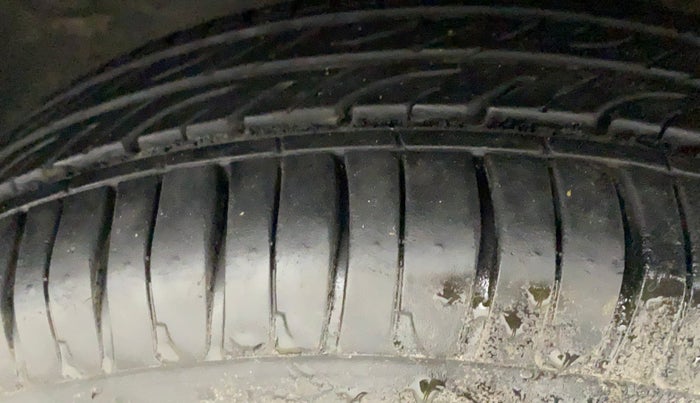 2015 Maruti Alto K10 VXI, Petrol, Manual, 32,192 km, Right Front Tyre Tread