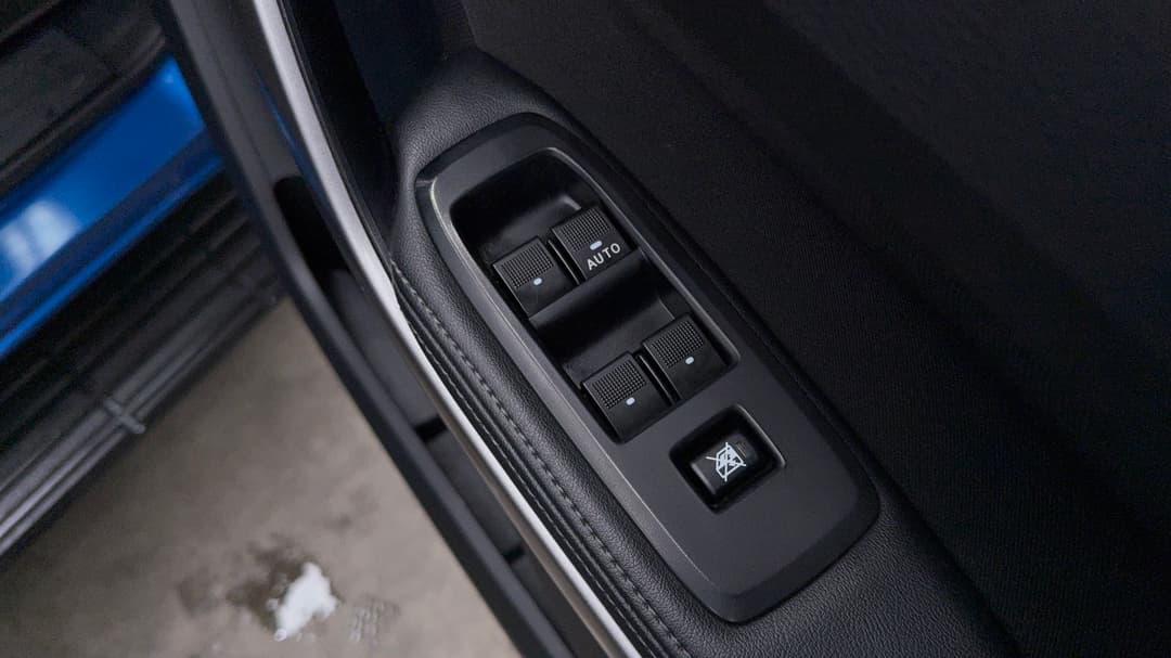 2019 Ford Ranger Xlt 3.2 (4x4), Automatic, 147323 km, Drivers Side Door Panel Controls