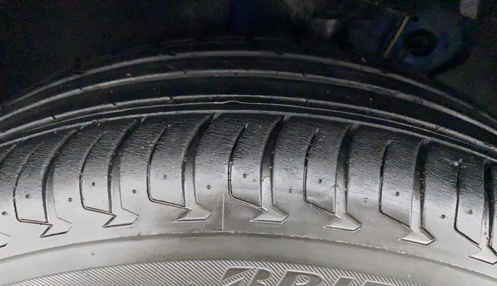 2019 Volkswagen T-ROC PETROL AUTOMATIC, Petrol, Automatic, 34,582 km, Left Front Tyre Tread