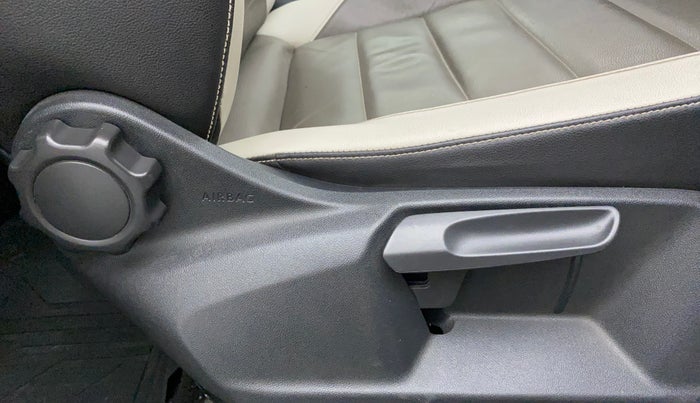 2019 Volkswagen T-ROC PETROL AUTOMATIC, Petrol, Automatic, 34,582 km, Driver Side Adjustment Panel
