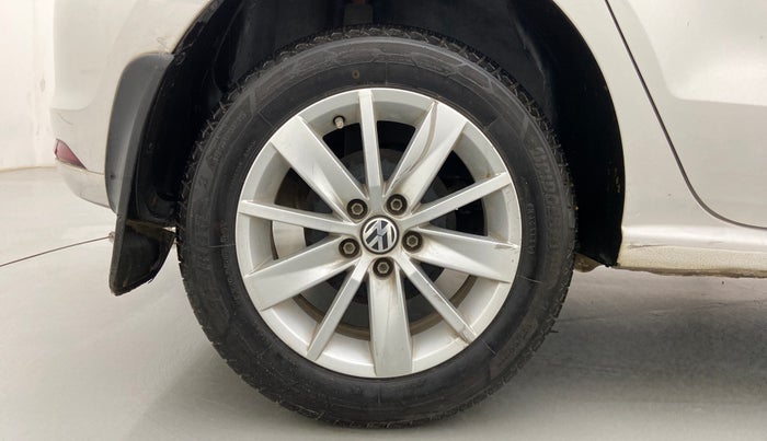 2017 Volkswagen Polo HIGHLINE1.2L, Petrol, Manual, 67,685 km, Right Rear Wheel