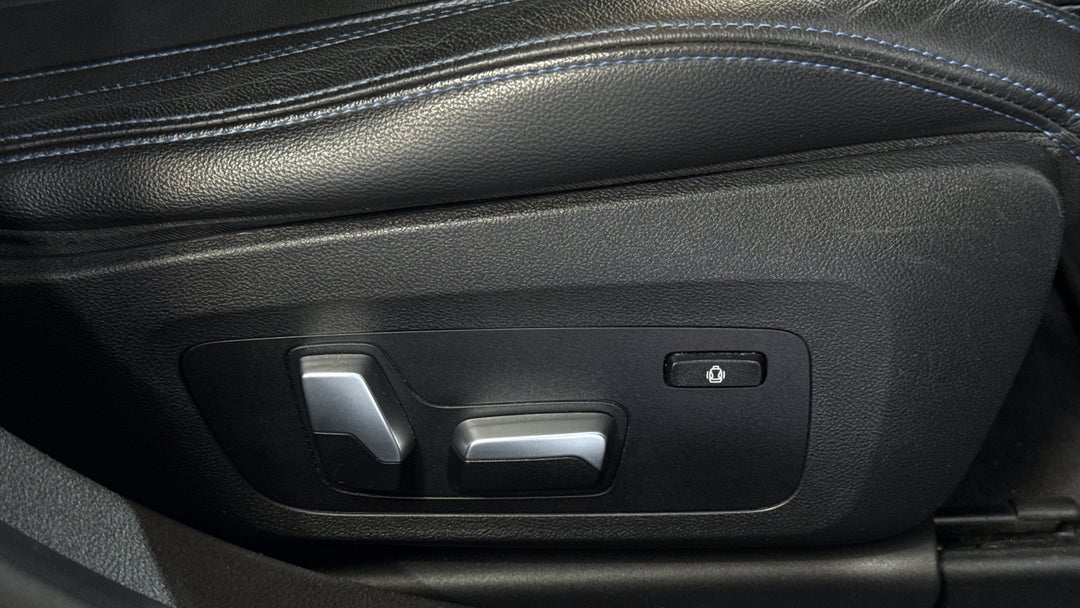 2019 BMW 3 30i M Sport, Automatic, 67038 km, Drivers Side Adjustment Panel