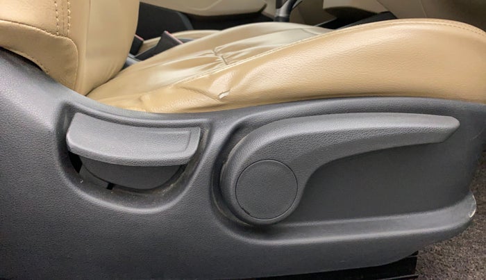 2018 Hyundai Verna 1.6 CRDI SX + AT, Diesel, Automatic, 55,912 km, Driver Side Adjustment Panel