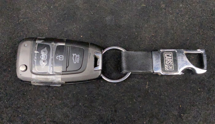 2018 Hyundai Verna 1.6 CRDI SX + AT, Diesel, Automatic, 55,912 km, Key Close Up