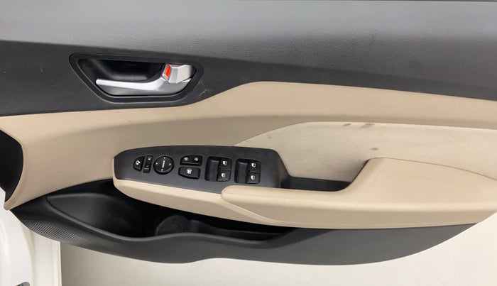 2018 Hyundai Verna 1.6 CRDI SX + AT, Diesel, Automatic, 55,912 km, Driver Side Door Panels Control