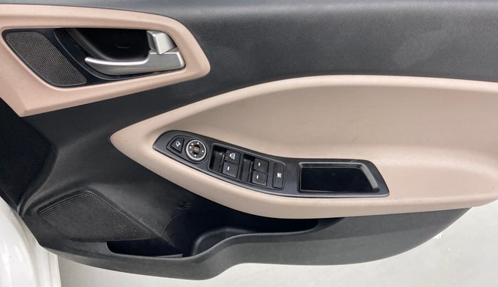 2020 Hyundai Elite i20 SPORTZ PLUS 1.2, Petrol, Manual, 59,999 km, Driver Side Door Panels Control