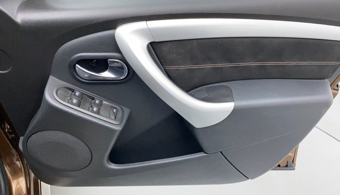 2015 Renault Duster RXZ 110 4WD, Diesel, Manual, 63,309 km, Driver Side Door Panels Control