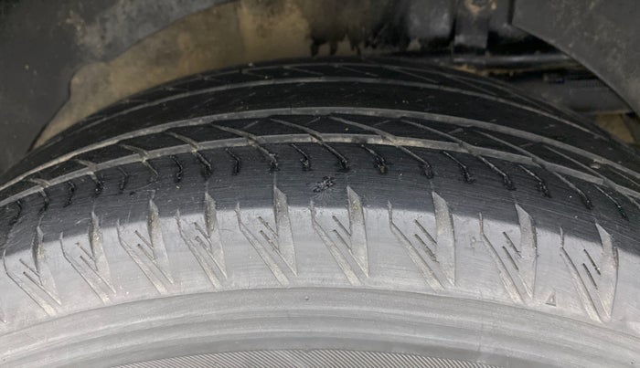 2018 Mahindra XUV500 W11, Diesel, Manual, 69,351 km, Left Rear Tyre Tread