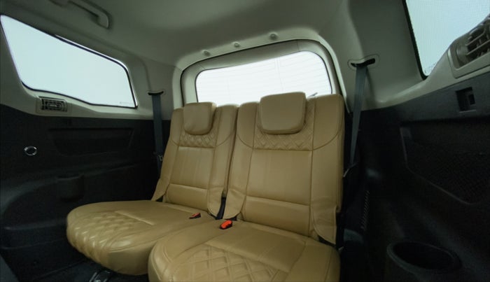 2018 Mahindra XUV500 W11, Diesel, Manual, 69,351 km, Third Seat Row ( optional )
