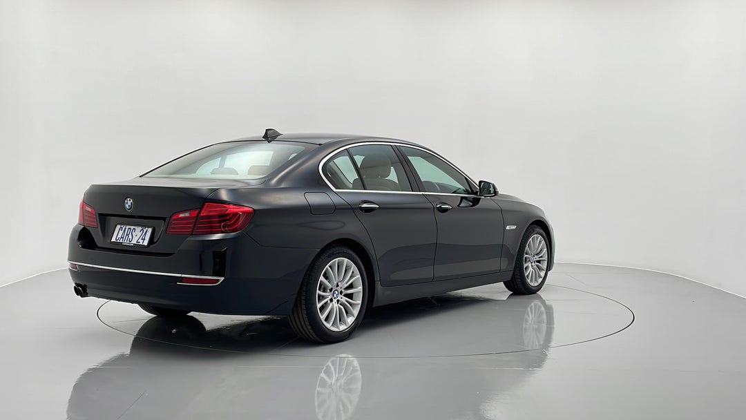 Right Back Diagonal (45- Degree) View