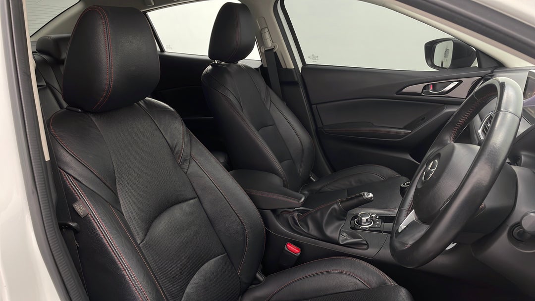 2015 Mazda 3 Sp25 Gt, Manual, 143146 km, Right Side Front Door Cabin View