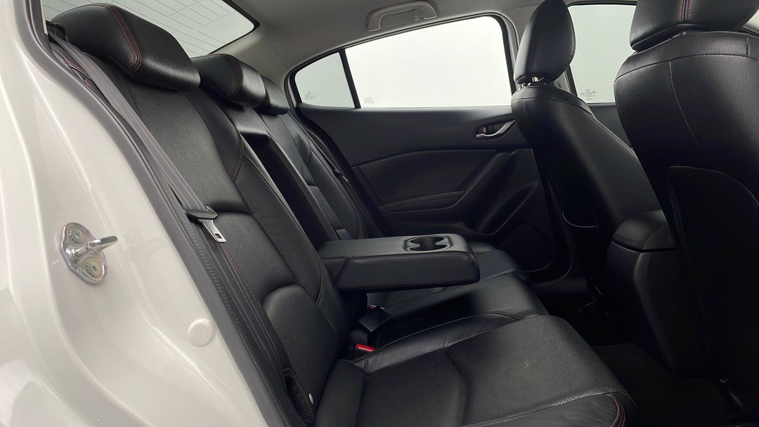 2015 Mazda 3 Sp25 Gt, Manual, 143146 km, Right Side Rear Door Cabin View